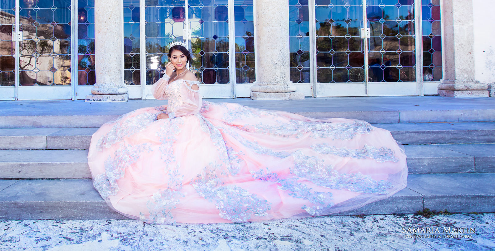 Gueisha theme. Rent quinceañera dresses, best quinceaneras photoshoot, red quinceanera dresses, vestidos quinceaneras, mejores fotos de quinceaneras en Naples