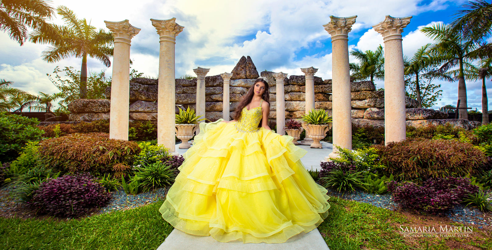 Princess quinceanera, best quinceanera photo with a yellow dress, trendy quinceaneras dresses, photos quinceaneras in Miami