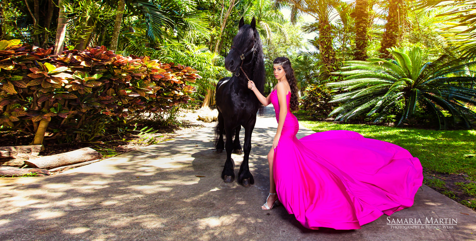 Quinceaneras dresses, best quinceaneras photos, quinceanera with horse, Samaria Martin photography, sweet 15