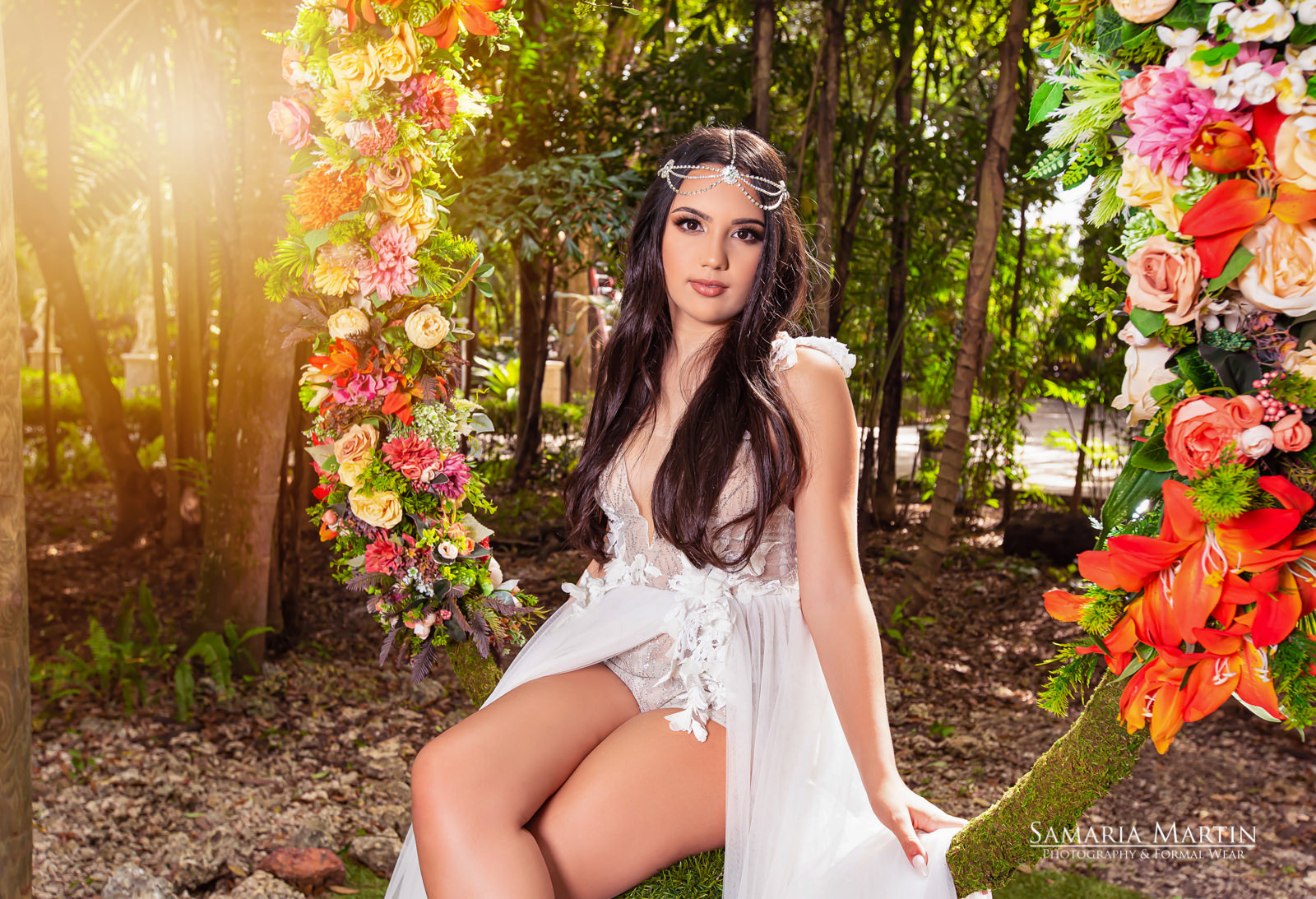 Quinceanera with flowers, quinceanera photoshoot in a lake, sweet 15, 15 photoshoot with flowers, best Tampa photographer 5