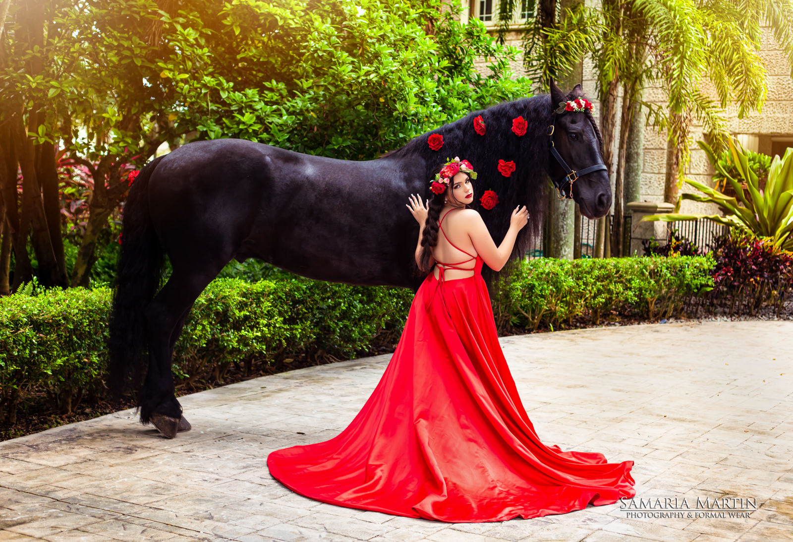 Quinceanera with horse photoshoot, best quinceanera pictures in Miami, Samaria Martin Photographer, where to rent quinceanera dresses, quinceanera collection 1