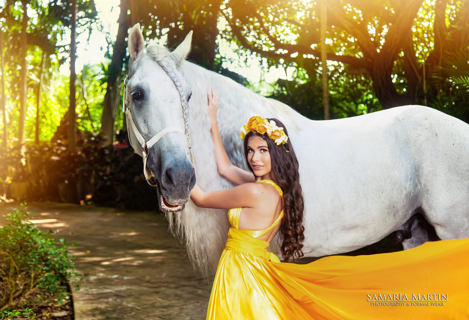 Quinceaneras dresses 2022, quinceanera with horses photoshoot, best quinceaneras pictures, best photographer in Miami, Samaria Martin Photographer 1